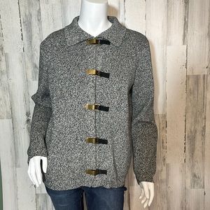 E5- small cute sweater size S LIZ CLAIBORNE